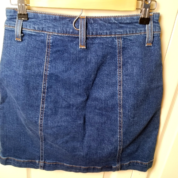 J Crew Mercantile Skirt Size 00 Button Front Almost to Knee (16") mini denim - Picture 6 of 6